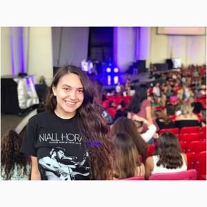 Meet your Posher, Danielle